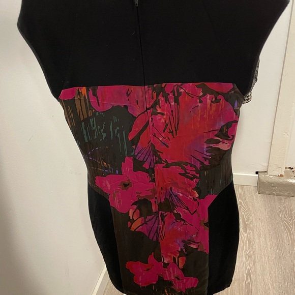 Marciano Dress size medium like new - Picture 3 of 4